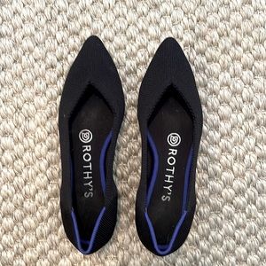 Black Pointed Toe Rothy’s, size 5, barely worn